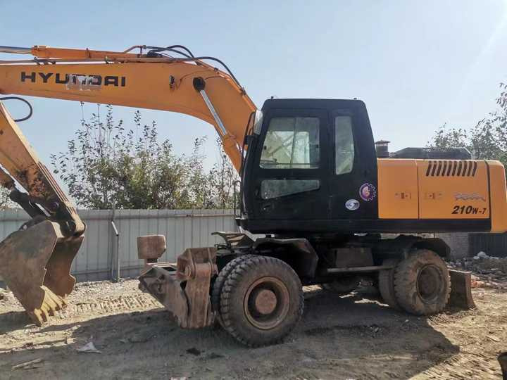 Yellow Color Hyundai210w-7 Used Wheel Excavator Used Hyundai210-7 on Sale with Cheap Price - Crawler excavator: picture 3 Yellow Color Hyundai210w-7 Used Wheel Excavator Used Hyundai210-7 on Sale with Cheap Price - Crawler excavator: picture 3