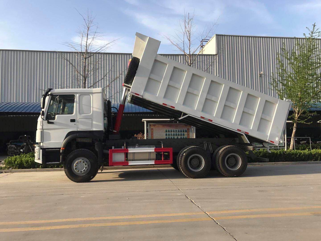 Howo 6*4 - Tipper: picture 1 Howo 6*4 - Tipper: picture 1