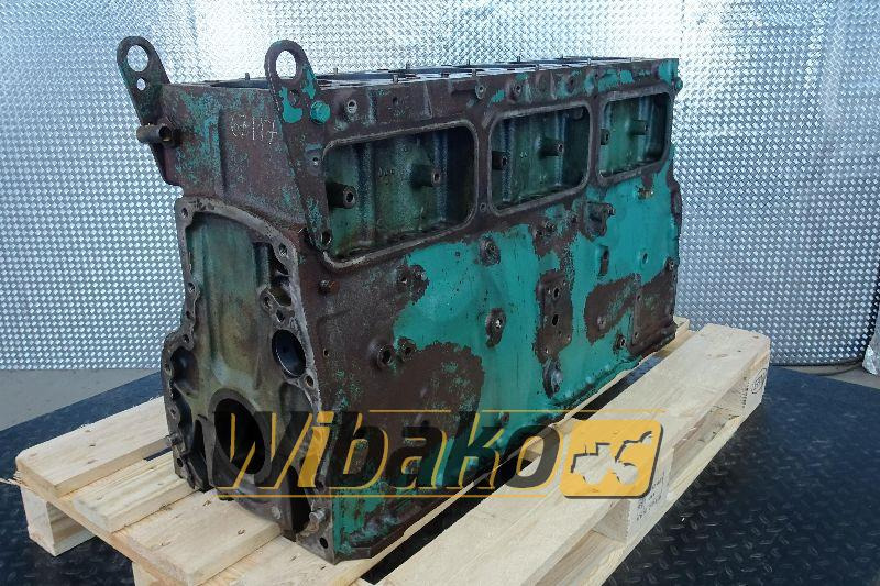 Crankcase for engine Volvo TD103 479752 - Crankcase for Construction machinery: picture 1 Crankcase for engine Volvo TD103 479752 - Crankcase for Construction machinery: picture 1