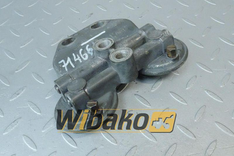 Fuel filter bracket for engine Deutz BF6M1015 01161848 - Fuel filter for Construction machinery: picture 1 Fuel filter bracket for engine Deutz BF6M1015 01161848 - Fuel filter for Construction machinery: picture 1