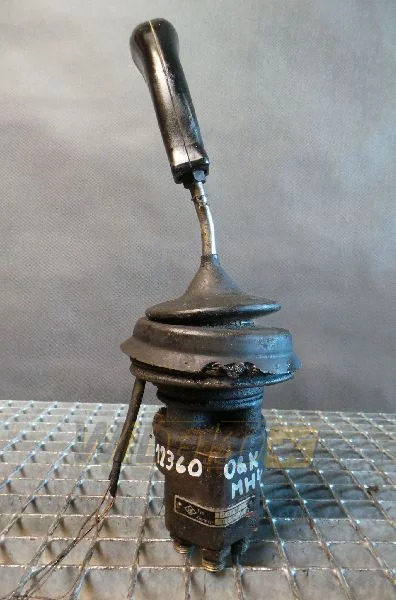 O&K 1598181 13035/24 - Hydraulic valve for Construction machinery: picture 1 O&K 1598181 13035/24 - Hydraulic valve for Construction machinery: picture 1