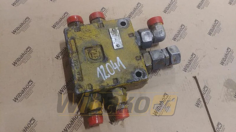 ZF 7730900117 - Hydraulic valve for Construction machinery: picture 1 ZF 7730900117 - Hydraulic valve for Construction machinery: picture 1