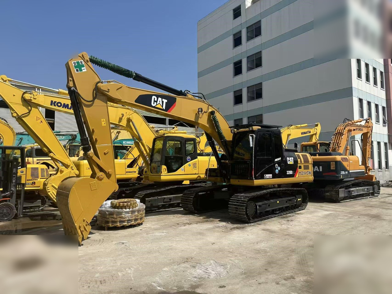 CATERPILLAR 320D2L - Crawler excavator: picture 4 CATERPILLAR 320D2L - Crawler excavator: picture 4