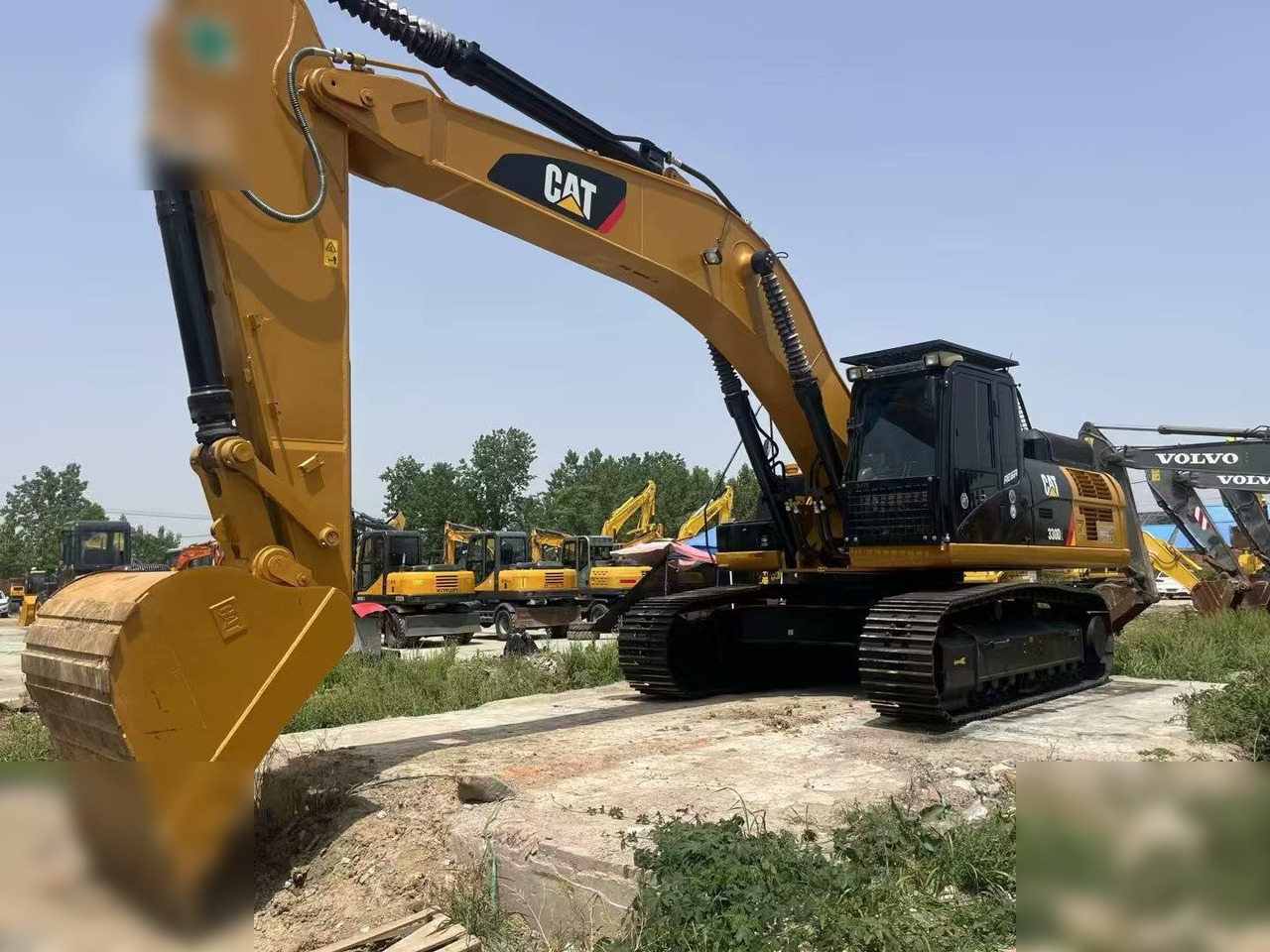 CATERPILLAR 330D2 - Crawler excavator: picture 1 CATERPILLAR 330D2 - Crawler excavator: picture 1