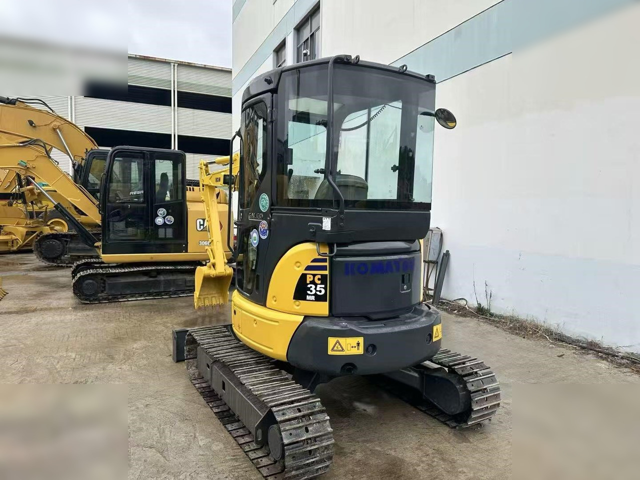 KOMATSU PC35MR - Mini excavator: picture 2 KOMATSU PC35MR - Mini excavator: picture 2
