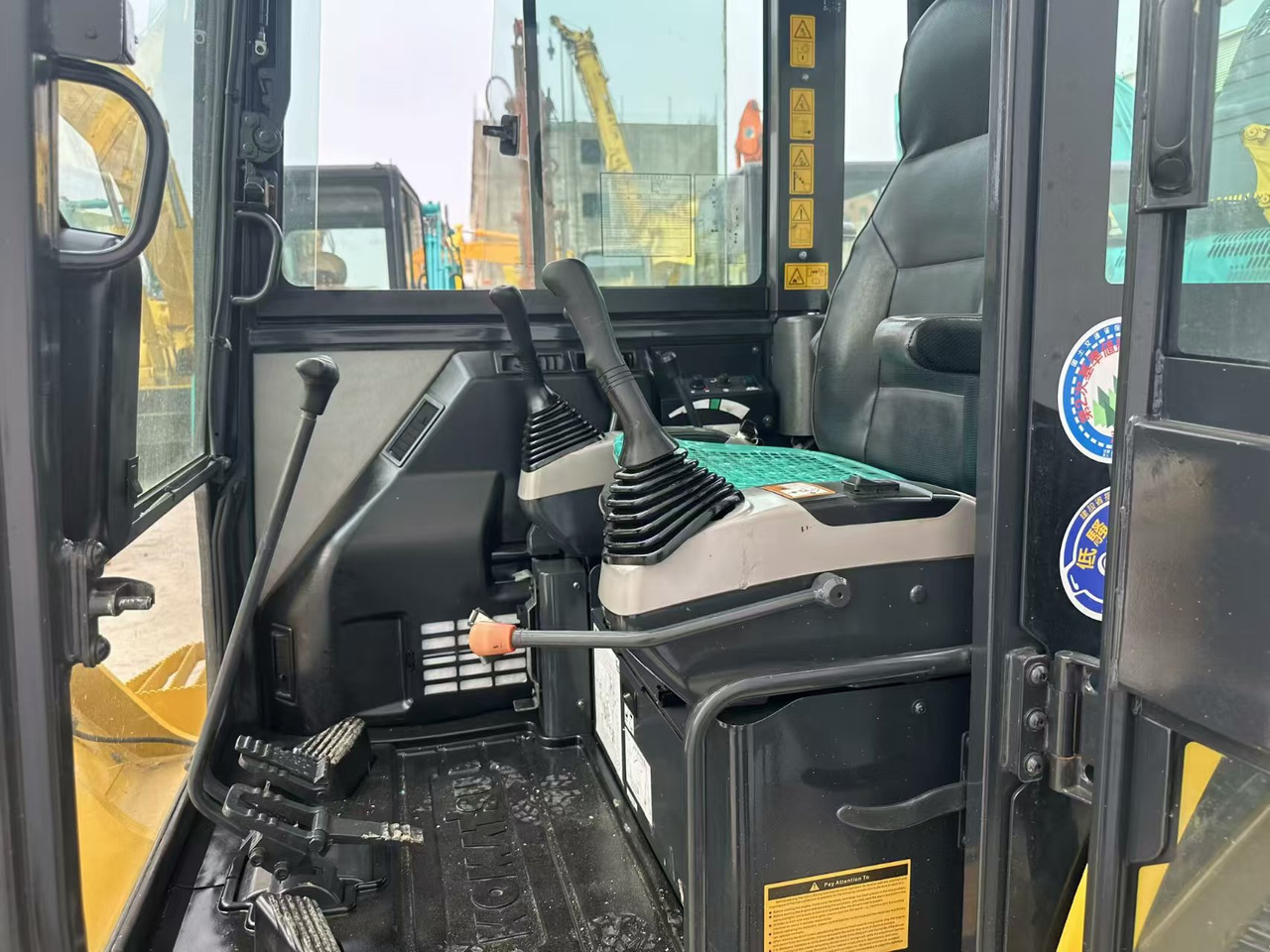 Mini excavator KOMATSU PC58: picture 7