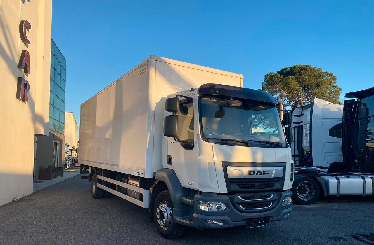 DAF LF 260 FA 2021 CASSONE E SPONDA CARICATRICE - Box truck: picture 2 DAF LF 260 FA 2021 CASSONE E SPONDA CARICATRICE - Box truck: picture 2