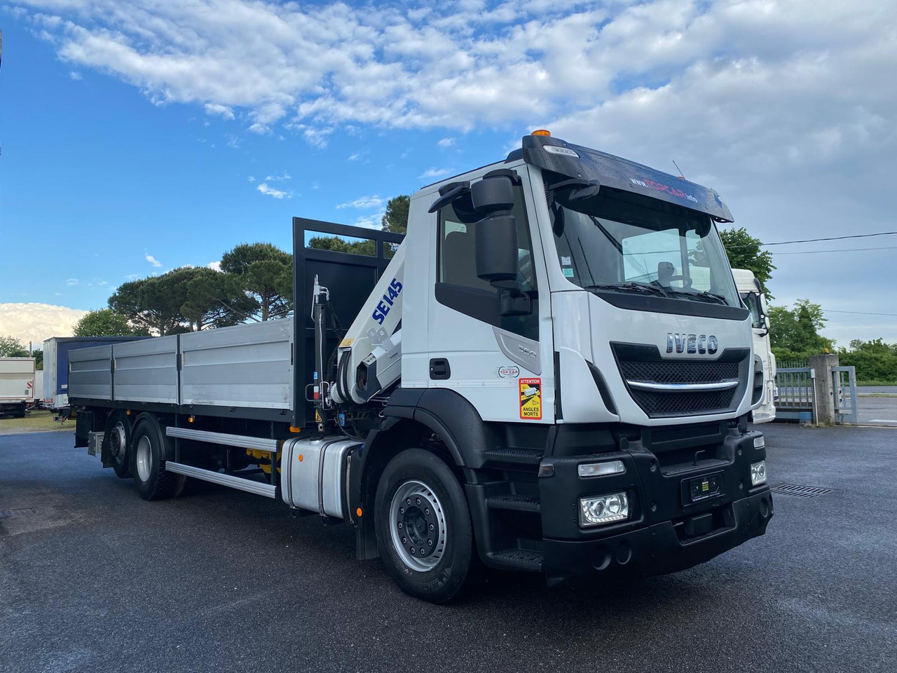 IVECO AD260S36 - Dropside/ Flatbed truck: picture 4 IVECO AD260S36 - Dropside/ Flatbed truck: picture 4