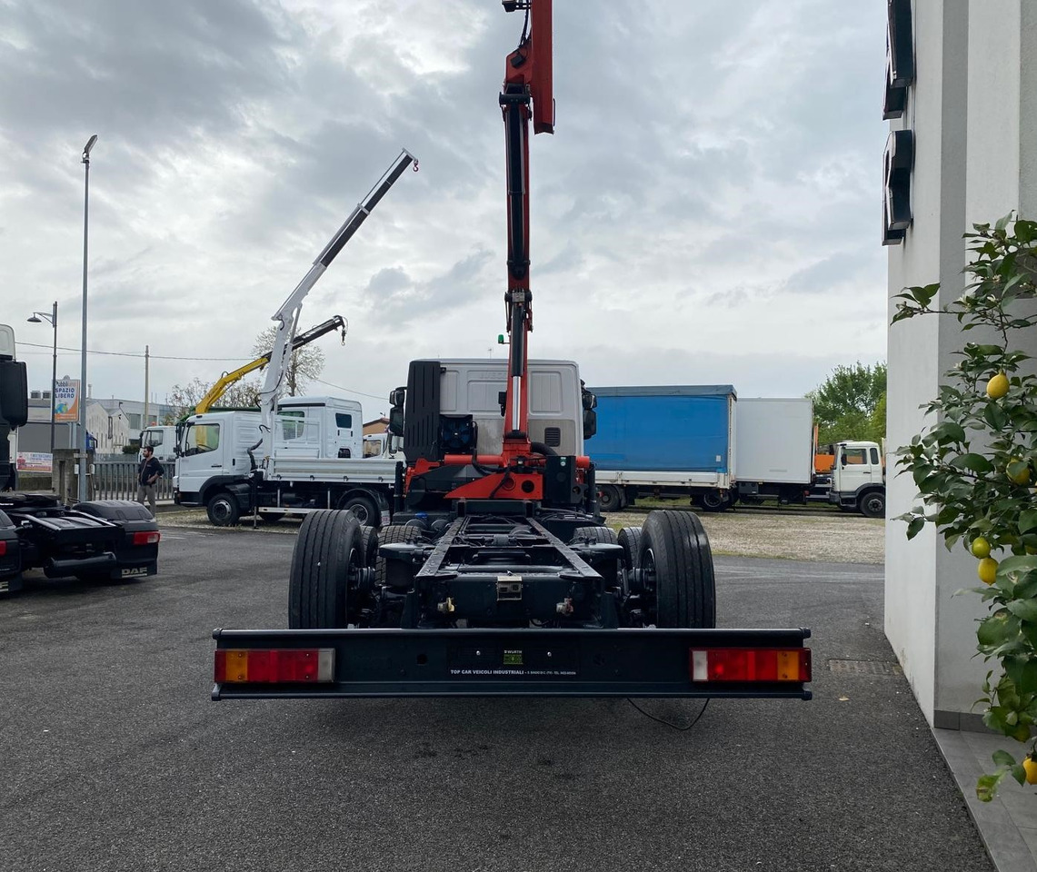 IVECO AT260S33 - Crane truck: picture 3 IVECO AT260S33 - Crane truck: picture 3