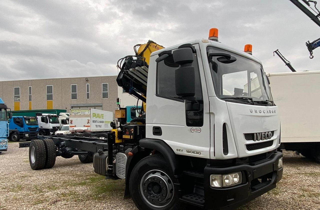 IVECO EUROCARGO 180E30 2012 GRU HYVA - Cab chassis truck, Crane truck: picture 2 IVECO EUROCARGO 180E30 2012 GRU HYVA - Cab chassis truck, Crane truck: picture 2