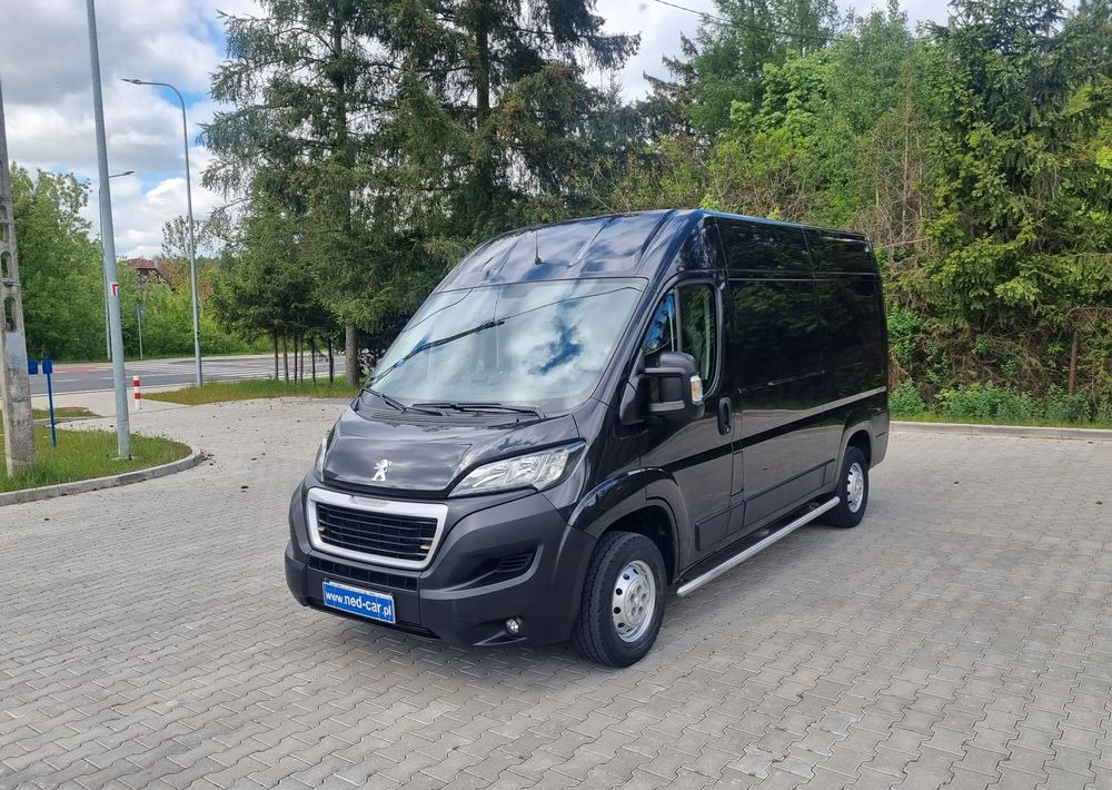Peugeot Boxer - Small van: picture 1 Peugeot Boxer - Small van: picture 1