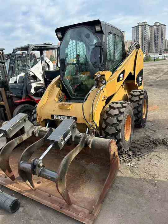 98%New Cat246c Loaders High Efficiency Wheel Loader Powerful Chinese Made Front Loader Road Machine - Skid steer loader: picture 2 98%New Cat246c Loaders High Efficiency Wheel Loader Powerful Chinese Made Front Loader Road Machine - Skid steer loader: picture 2