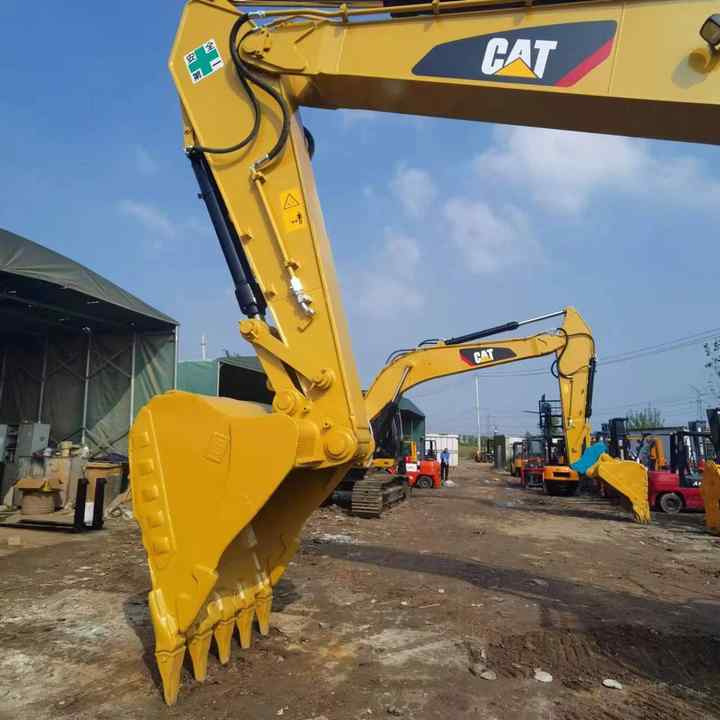 CAT second-hand 330D excavator sold at low price and in very good condition Japanese original hydraulic crawler excavator - Crawler excavator: picture 5 CAT second-hand 330D excavator sold at low price and in very good condition Japanese original hydraulic crawler excavator - Crawler excavator: picture 5