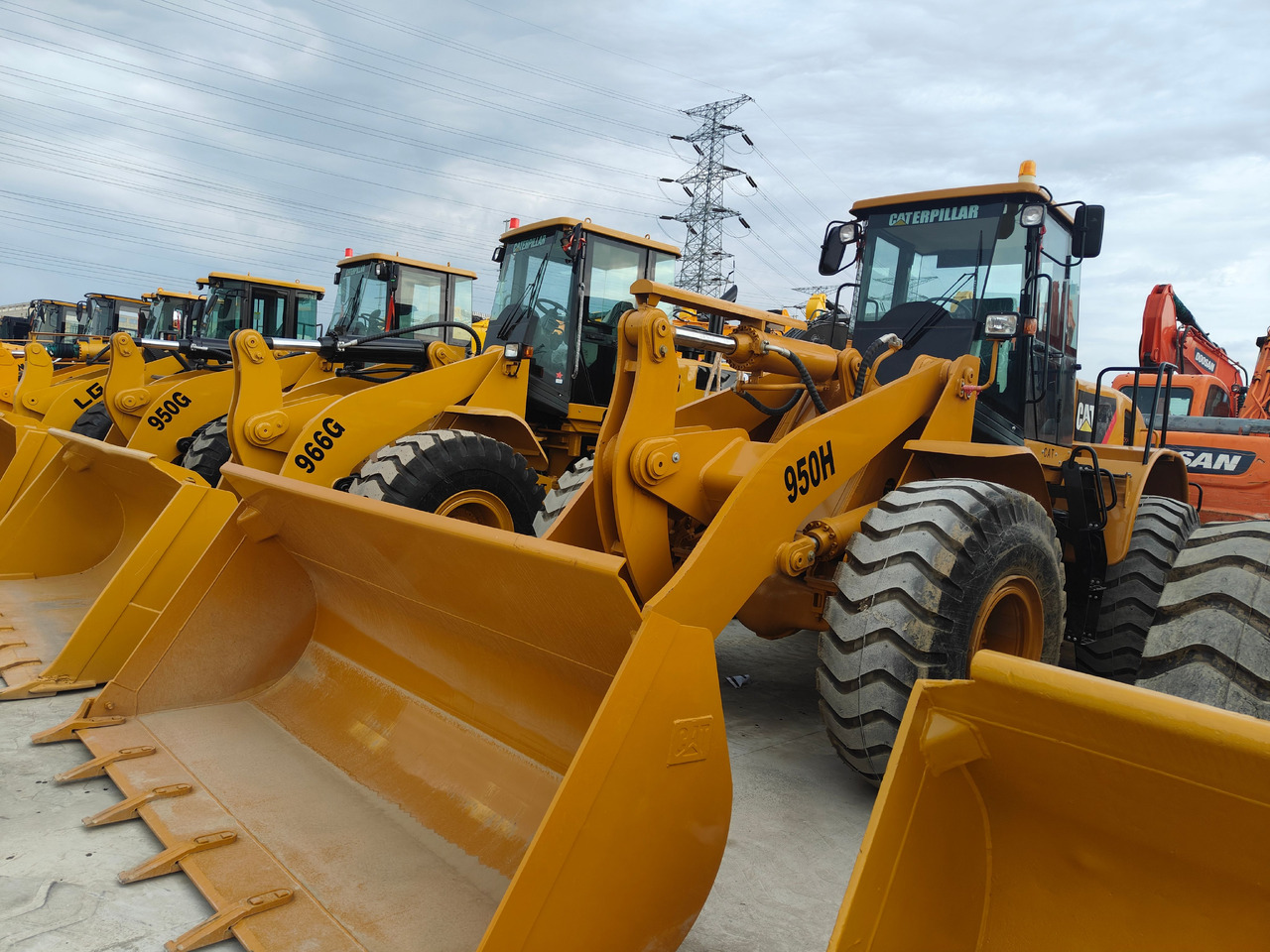 CATERPILLAR 950h in stock good quality ready to work - Wheel loader: picture 1 CATERPILLAR 950h in stock good quality ready to work - Wheel loader: picture 1