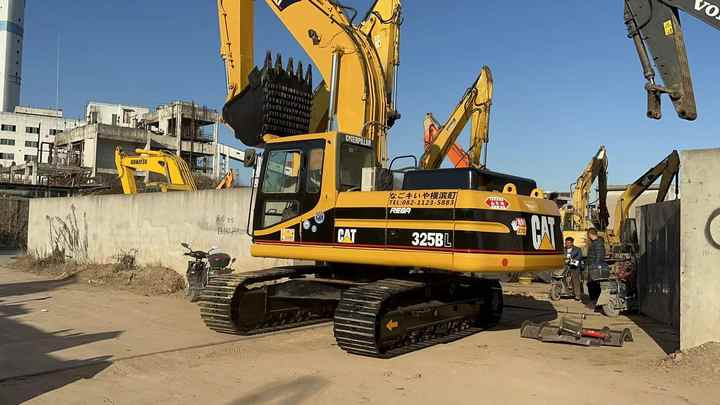 Cat325B Low Working Time CAT 320 325D 315D Excavator Caterpillar Used 25ton Cat325B Medium Size Digger - Crawler excavator: picture 5 Cat325B Low Working Time CAT 320 325D 315D Excavator Caterpillar Used 25ton Cat325B Medium Size Digger - Crawler excavator: picture 5