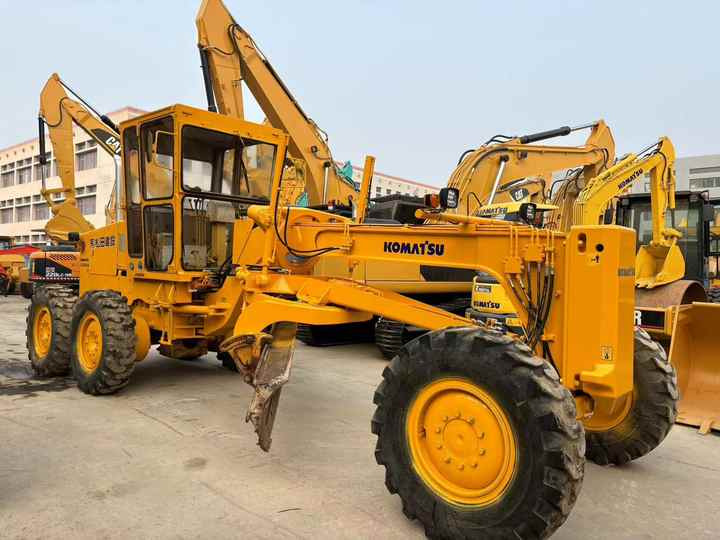 Excellent Condition Hot Selling Used Grader Komatsu GD511 for Sale in Hefei City Good Quality Cheap Price Good Condition - Grader: picture 2 Excellent Condition Hot Selling Used Grader Komatsu GD511 for Sale in Hefei City Good Quality Cheap Price Good Condition - Grader: picture 2
