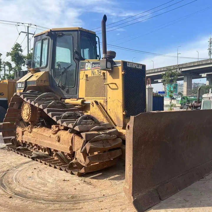 Good Condition D5M Mini Bulldozer New Crawler Bulldozer with Parts Price Bulldozers - Bulldozer: picture 4 Good Condition D5M Mini Bulldozer New Crawler Bulldozer with Parts Price Bulldozers - Bulldozer: picture 4