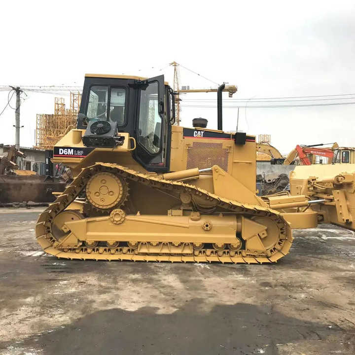 Good Condition D6m Mini Bulldozer New Crawler Bulldozer with Parts Price Bulldozers - Bulldozer: picture 3 Good Condition D6m Mini Bulldozer New Crawler Bulldozer with Parts Price Bulldozers - Bulldozer: picture 3