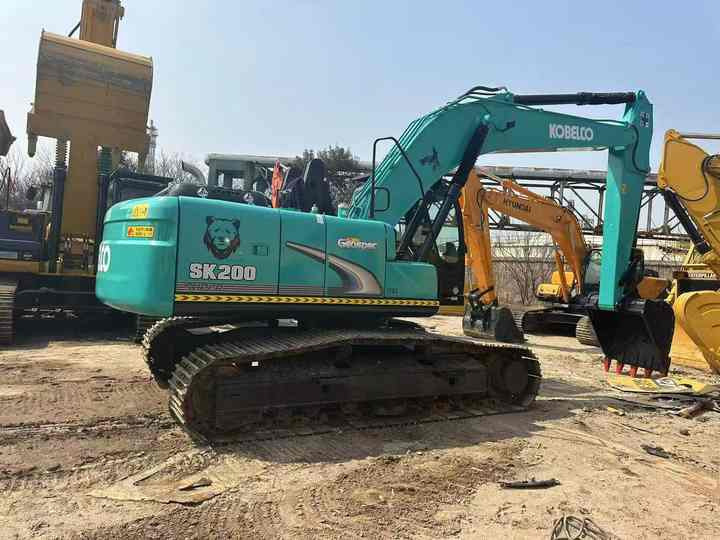 High Crawler Construction Equipment Excavator Used Kobelco Sk200-8 Sk200-10 Used Second Hand Excavator With Retractable Cab - Crawler excavator: picture 4 High Crawler Construction Equipment Excavator Used Kobelco Sk200-8 Sk200-10 Used Second Hand Excavator With Retractable Cab - Crawler excavator: picture 4