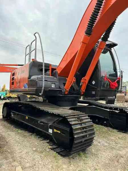 Hitachi Brand Zx210 Crawler Excavator 21tons Digger for Sale Used Hitachi Zx200 210 350 Excavator in Stock on Sale - Excavator: picture 4 Hitachi Brand Zx210 Crawler Excavator 21tons Digger for Sale Used Hitachi Zx200 210 350 Excavator in Stock on Sale - Excavator: picture 4