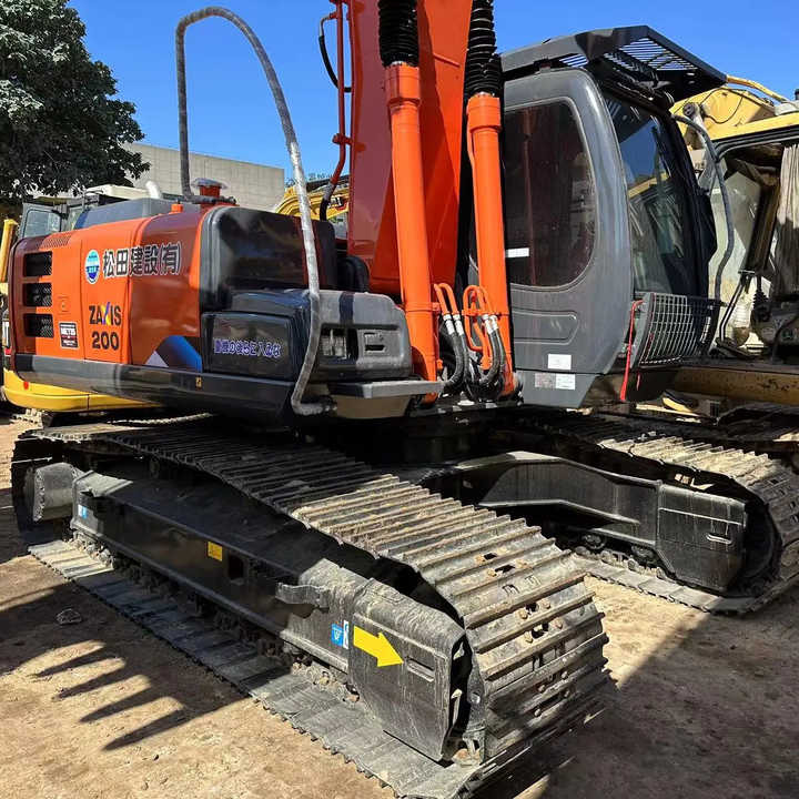 Original Japan Hitachi ZX200-3 Excavator Hitachi Excavator in Low Price for Hot Sale - Crawler excavator: picture 2 Original Japan Hitachi ZX200-3 Excavator Hitachi Excavator in Low Price for Hot Sale - Crawler excavator: picture 2