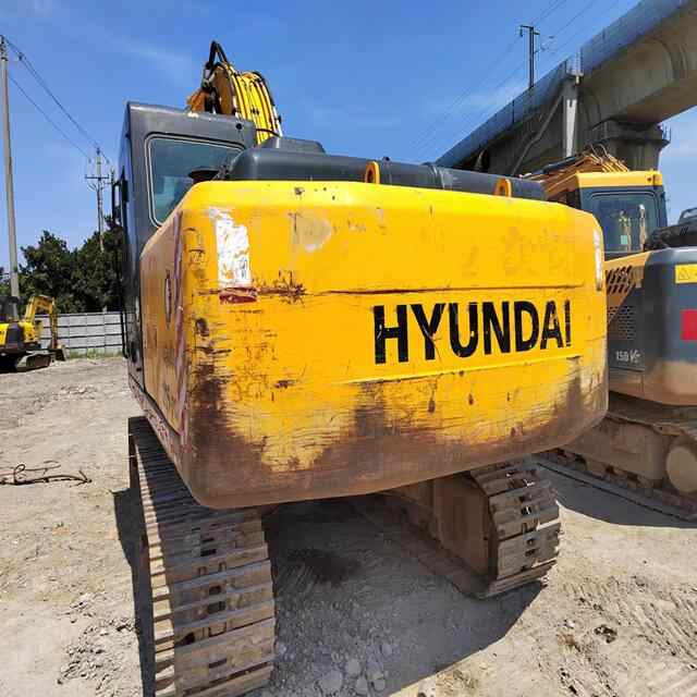 Second-hand Original Hyundai R215-7C Crawler Excavator - Excavator: picture 3 Second-hand Original Hyundai R215-7C Crawler Excavator - Excavator: picture 3