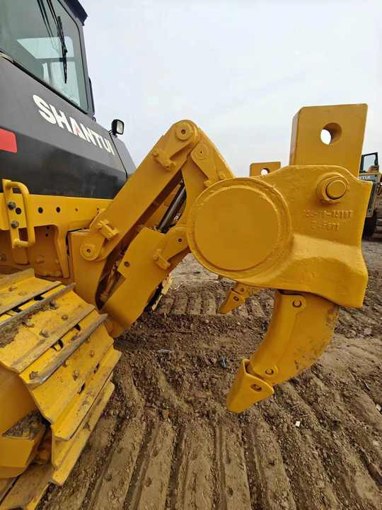 Used China Made SD22 Construction Machinery Shantui SD22 Crawler Bulldozer SD22 Earthmoving Machine Used Bulldozer - Bulldozer: picture 4 Used China Made SD22 Construction Machinery Shantui SD22 Crawler Bulldozer SD22 Earthmoving Machine Used Bulldozer - Bulldozer: picture 4