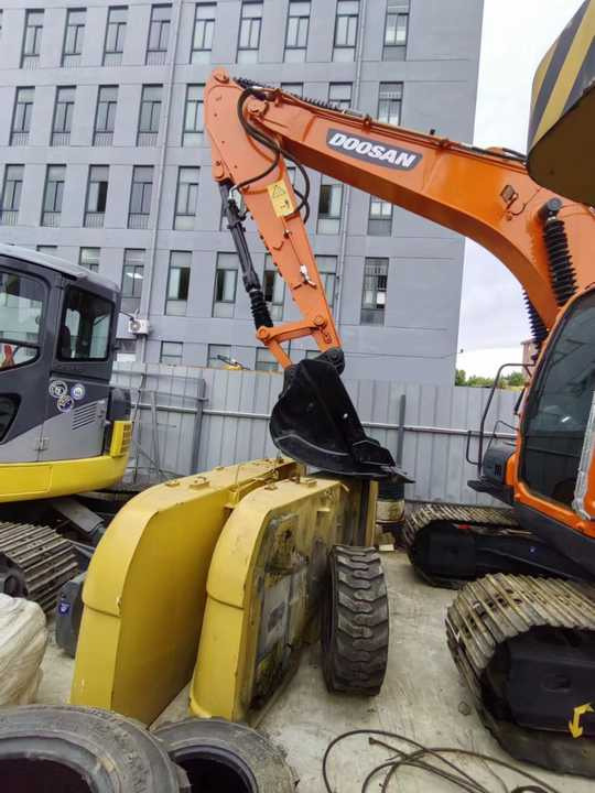 Used Digger DOOSAN DX140 Construction Machinery Construction Digger Used DOOSAN DX140 Cheap Excavator - Crawler excavator: picture 5 Used Digger DOOSAN DX140 Construction Machinery Construction Digger Used DOOSAN DX140 Cheap Excavator - Crawler excavator: picture 5