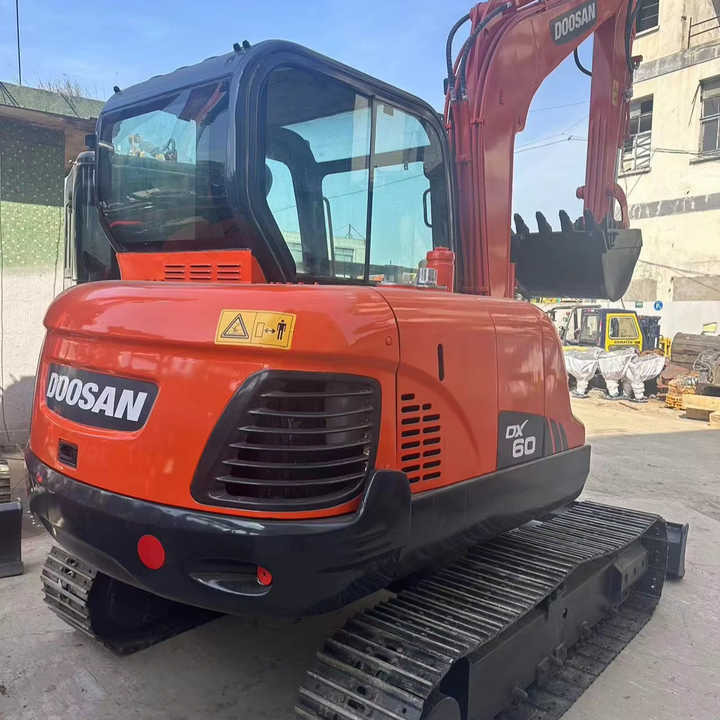 Used Digger DOOSAN DX60 Construction Machinery Construction Digger Used DOOSAN DX60 Cheap Excavator - Crawler excavator: picture 1 Used Digger DOOSAN DX60 Construction Machinery Construction Digger Used DOOSAN DX60 Cheap Excavator - Crawler excavator: picture 1