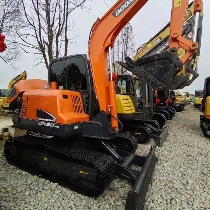 Used Digger DOOSAN DX60 Construction Machinery Construction Digger Used DOOSAN DX60 Cheap Excavator - Crawler excavator: picture 1 Used Digger DOOSAN DX60 Construction Machinery Construction Digger Used DOOSAN DX60 Cheap Excavator - Crawler excavator: picture 1
