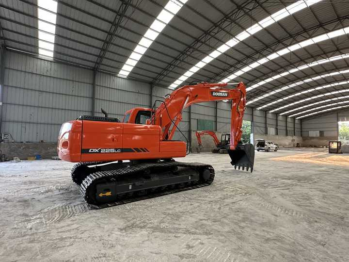 Used Digger Doosan DX225LC-9T Construction Machinery Construction Digger Used Doosan DX225LC-9T Cheap Excavator - Crawler excavator: picture 5 Used Digger Doosan DX225LC-9T Construction Machinery Construction Digger Used Doosan DX225LC-9T Cheap Excavator - Crawler excavator: picture 5
