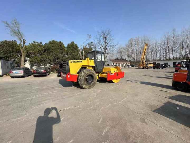 Used Dynapac CA301 Vibratory Roller with Less Working Time and Superior Performance Used Dynapac 251d/301D Roller for Sale - Compactor: picture 5 Used Dynapac CA301 Vibratory Roller with Less Working Time and Superior Performance Used Dynapac 251d/301D Roller for Sale - Compactor: picture 5