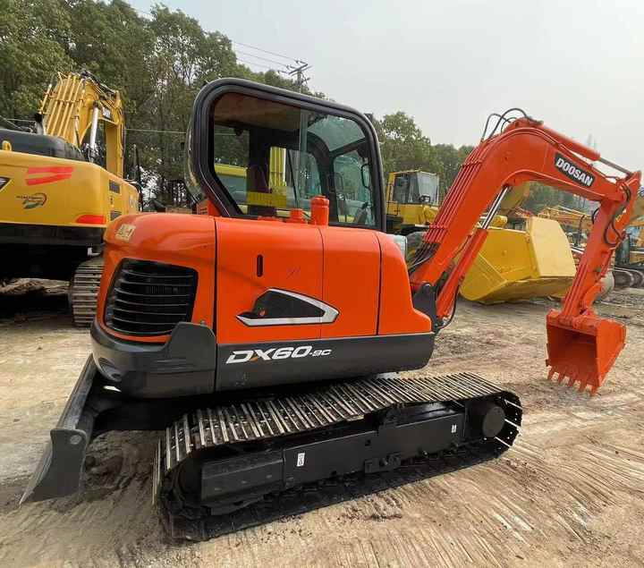 Used Excavator Doosan DX60-9 Excavators Mini Equipment Earth Moving Machinery Doosan Digger Excavator for Sale - Excavator: picture 2 Used Excavator Doosan DX60-9 Excavators Mini Equipment Earth Moving Machinery Doosan Digger Excavator for Sale - Excavator: picture 2
