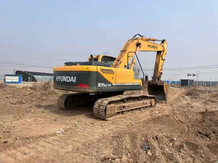 Used HYUNDAI 305LC-9T Crawler Excavator with good performance Hyundai30 tons earthmoving machinery with low price on-sale - Crawler excavator: picture 2 Used HYUNDAI 305LC-9T Crawler Excavator with good performance Hyundai30 tons earthmoving machinery with low price on-sale - Crawler excavator: picture 2