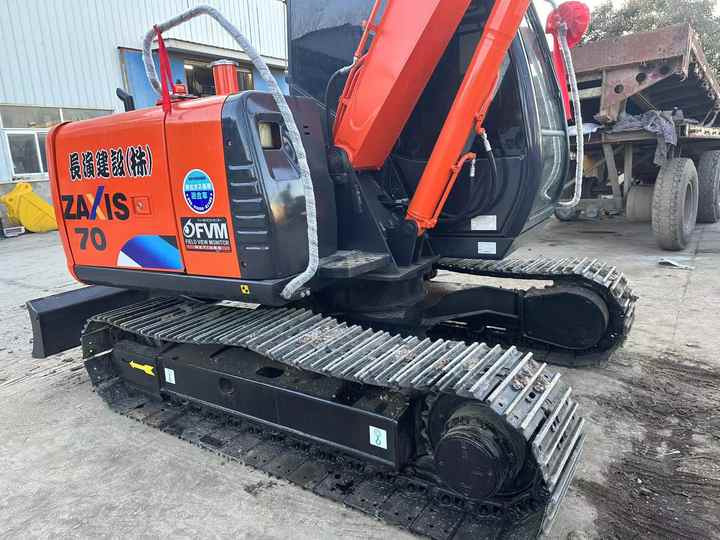 Used Hitachi Excavator ZX70 Japan Import Second Hand Small Crawler ZX70 Excavator for Sale - Crawler excavator: picture 3 Used Hitachi Excavator ZX70 Japan Import Second Hand Small Crawler ZX70 Excavator for Sale - Crawler excavator: picture 3