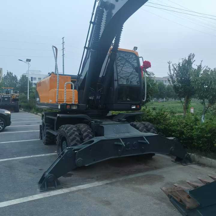 Used Hyundai 210w 20T Second Hand Korea Original Large Wheel Excavator Mining Construction Excavators Hot Sale 210w 220 225 30t - Excavator: picture 2 Used Hyundai 210w 20T Second Hand Korea Original Large Wheel Excavator Mining Construction Excavators Hot Sale 210w 220 225 30t - Excavator: picture 2