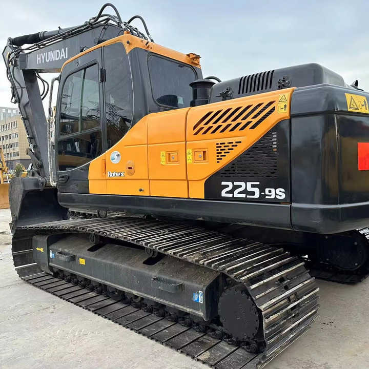 Used Hyundai 225LC-9S Hydraulic Excavator with Excellent Performance 90% New hyundai 225 Crawler Excavator for Sale - Crawler excavator: picture 1 Used Hyundai 225LC-9S Hydraulic Excavator with Excellent Performance 90% New hyundai 225 Crawler Excavator for Sale - Crawler excavator: picture 1