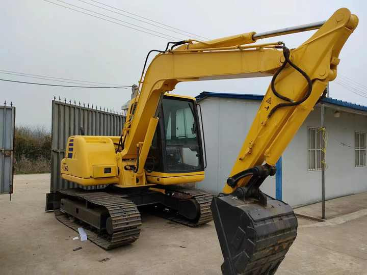 Used Komatsu 60 Excavator for Sale---Good Condition - Crawler excavator: picture 4 Used Komatsu 60 Excavator for Sale---Good Condition - Crawler excavator: picture 4