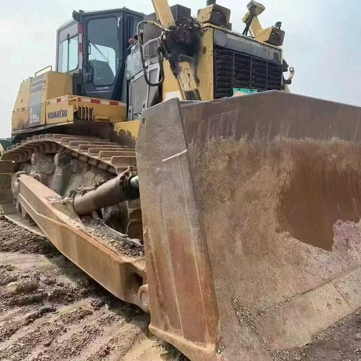 Used Large Komatsu 275 Bulldozer Komatsu D275A-5 Bulldozer Original Paint Strong Power in Very Good Condition Low Price for Sale - Bulldozer: picture 1 Used Large Komatsu 275 Bulldozer Komatsu D275A-5 Bulldozer Original Paint Strong Power in Very Good Condition Low Price for Sale - Bulldozer: picture 1
