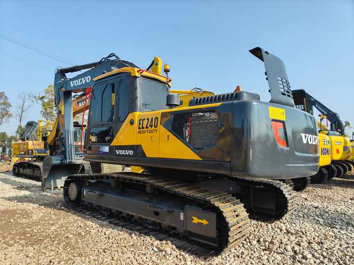 Used VOLVO EC240 Excavator for Sale with Good Performance and Low Price Powerful Construction Machinery for Sale - Crawler excavator: picture 4 Used VOLVO EC240 Excavator for Sale with Good Performance and Low Price Powerful Construction Machinery for Sale - Crawler excavator: picture 4