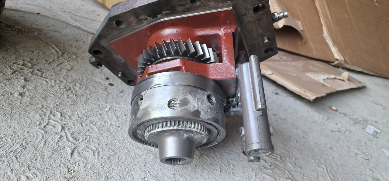 Kosz WOM wałek PTO 984_0409 9840_453 860_13345 Ford New Holland - Spare parts for Agricultural machinery: picture 1 Kosz WOM wałek PTO 984_0409 9840_453 860_13345 Ford New Holland - Spare parts for Agricultural machinery: picture 1