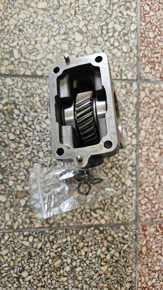 Przystawka do sprężarki Deutz-Fahr Same Lamborghini 0.010.3276.1 - Spare parts for Agricultural machinery: picture 1 Przystawka do sprężarki Deutz-Fahr Same Lamborghini 0.010.3276.1 - Spare parts for Agricultural machinery: picture 1