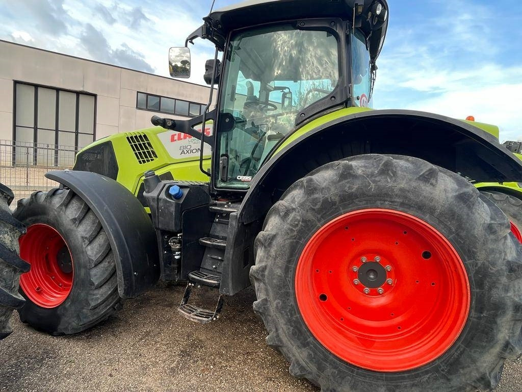 Claas Axion 810 - Farm tractor: picture 3 Claas Axion 810 - Farm tractor: picture 3