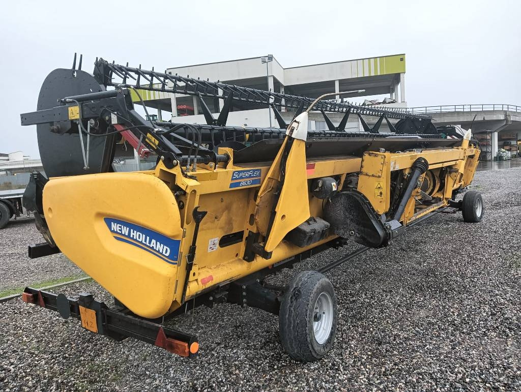 New Holland SOIA A TAPPETI FLEX 9 MT - Harvester attachment: picture 1 New Holland SOIA A TAPPETI FLEX 9 MT - Harvester attachment: picture 1