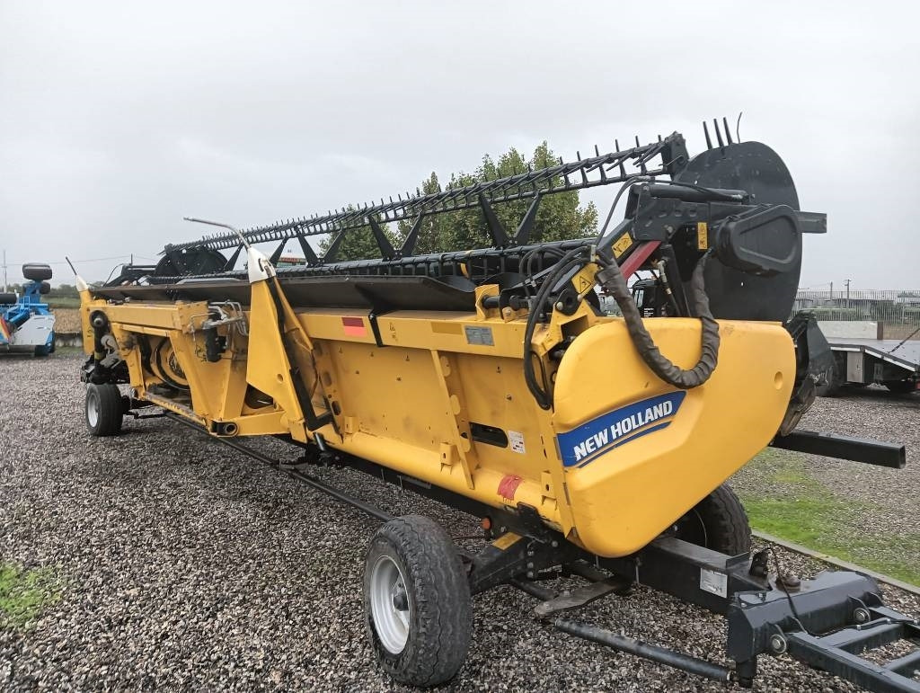 New Holland SOIA A TAPPETI FLEX 9 MT - Harvester attachment: picture 4 New Holland SOIA A TAPPETI FLEX 9 MT - Harvester attachment: picture 4