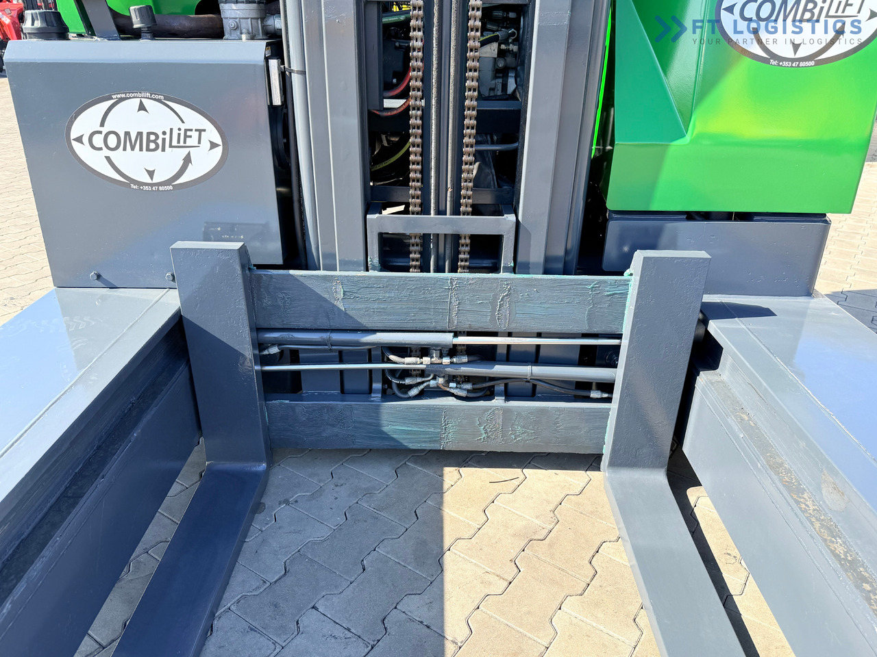 COMBILIFT C3000 / DUPLEX - 4100MM / DIESEL / FREE LIFT / CABIN / LIKE NEW - 4-way reach truck: picture 3 COMBILIFT C3000 / DUPLEX - 4100MM / DIESEL / FREE LIFT / CABIN / LIKE NEW - 4-way reach truck: picture 3
