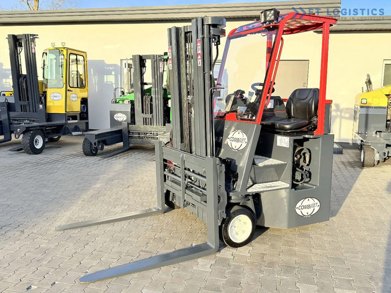 Combilift C3000CB / GAS / TRIPLEX 4900MM / FREE LIFT / SIDE SHIFT / FORK POSITIONER / EXCELLENT CONDITION / Wide range of four-way and sid - 4-way reach truck: picture 1 Combilift C3000CB / GAS / TRIPLEX 4900MM / FREE LIFT / SIDE SHIFT / FORK POSITIONER / EXCELLENT CONDITION / Wide range of four-way and sid - 4-way reach truck: picture 1