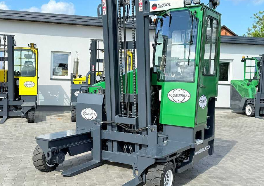 Combilift C3500 / DUPLEX 4100MM / GAS / EXTENDABLE FORKS / CABIN / HEATING + AIR CONDITIONING / LIKE NEW - 4-way reach truck: picture 2 Combilift C3500 / DUPLEX 4100MM / GAS / EXTENDABLE FORKS / CABIN / HEATING + AIR CONDITIONING / LIKE NEW - 4-way reach truck: picture 2