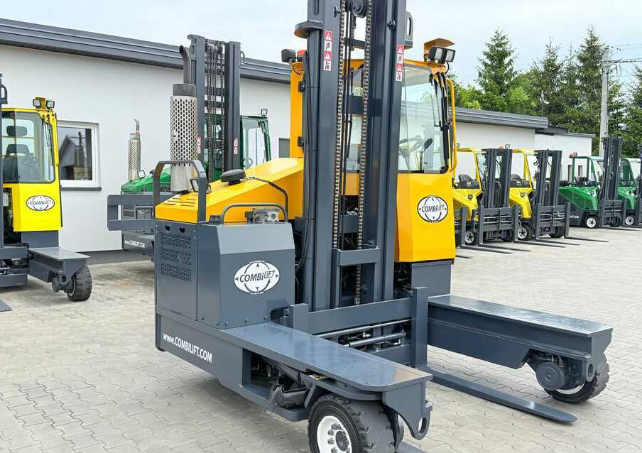Combilift C4000 / DIESEL / DUPLEX - 4000MM / NEW TIRES / CABIN / LIKE-NEW - 4-way reach truck: picture 5 Combilift C4000 / DIESEL / DUPLEX - 4000MM / NEW TIRES / CABIN / LIKE-NEW - 4-way reach truck: picture 5