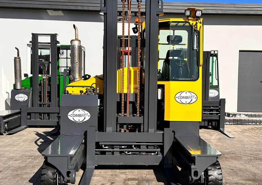 Combilift C4000 / LPG / DUPLEX / 4100MM / WEIGHT / FORK SIDE SHIFT / LIKE NEW - 4-way reach truck: picture 5 Combilift C4000 / LPG / DUPLEX / 4100MM / WEIGHT / FORK SIDE SHIFT / LIKE NEW - 4-way reach truck: picture 5